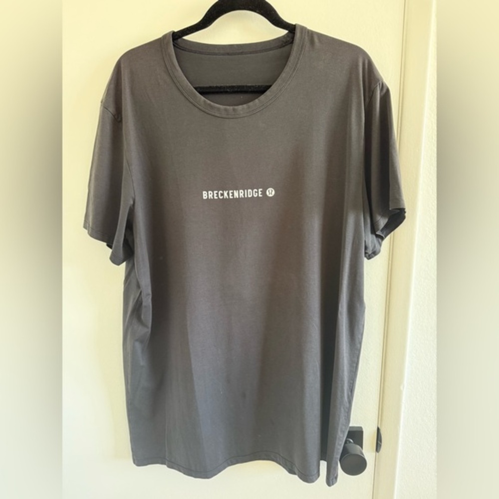 lululemon athletica Men's Breckenridge Black Short Sleeve Tee